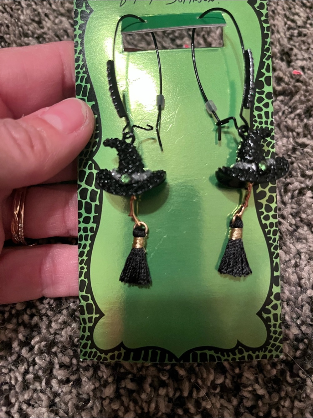 Betsey Johnson witch’s hat earrings - Picture 2 of 3